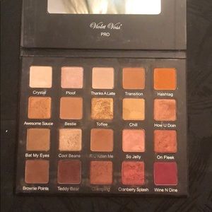 Violet Voss Holy Grail palette